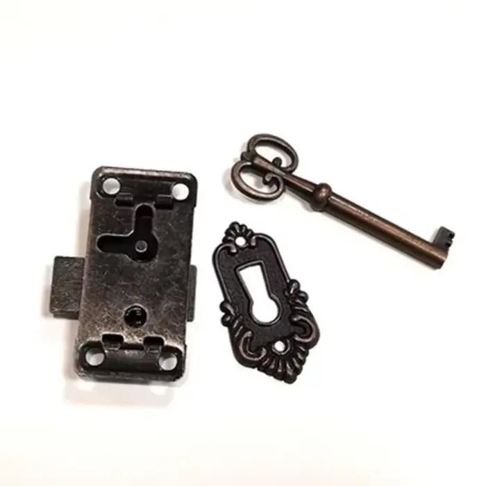 Serrures de porte antiques pour tiroirs, boites à bijoux, armoires et meubles - Sécurité et authenticité historique