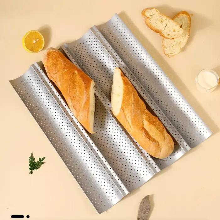 Moule à pain français perforé antiadhésif, poêle à Baguette en acier au carbone, pain français à 4 p