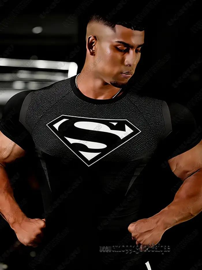 T-shirt de fitness imprimé Superman de DC Comics pour hommes, coupe ajustée, pour l'entraînement en