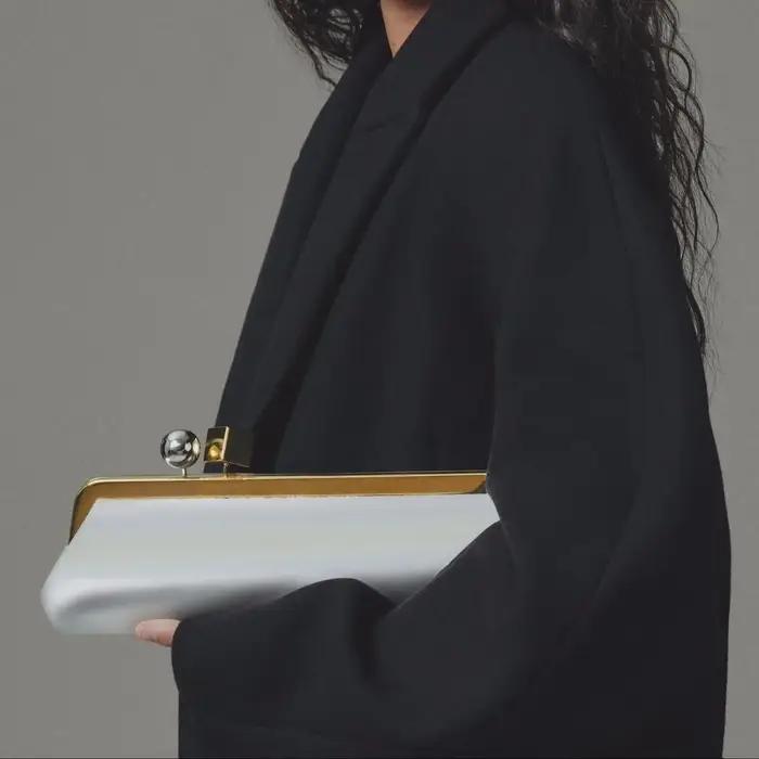 Pochette longue avec bandoulière amovible, sac Baguette à la mode pour femmes, sac à main à Clip de