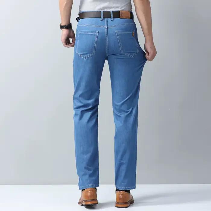 Nouveau Jean Slim Droit Homme en Soie Glacée Légère Bleu Clair Printemps-Été 2026 – Pantalon en Deni