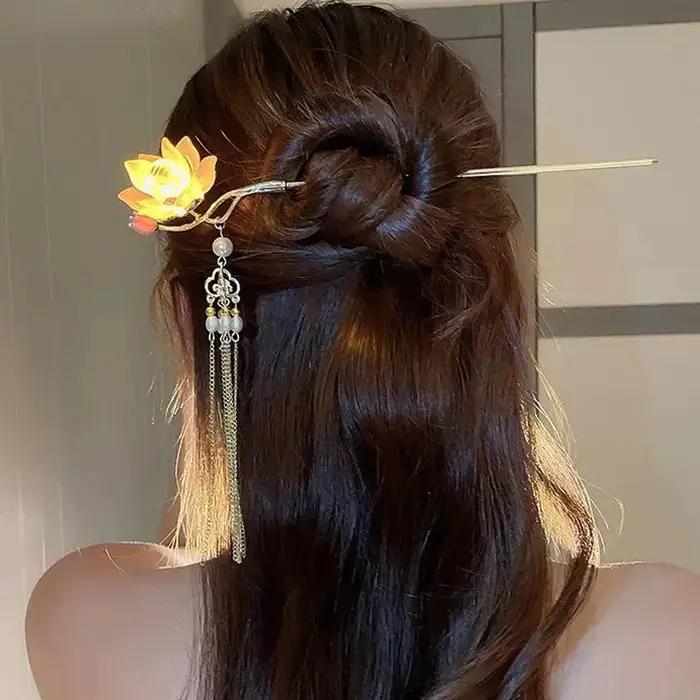 Épingle à cheveux à fleurs lumineuses pour femmes, lanterne créative en forme de Lotus, bâton à pomp
