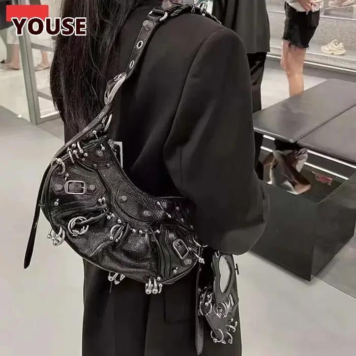 Ensemble de sacs punk pour femmes, sac fourre-tout blanc froissé avec pochette assortie, design clou