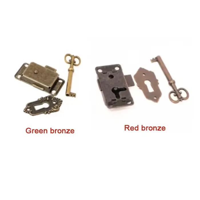 Serrures de porte antiques pour tiroirs, boites à bijoux, armoires et meubles - Sécurité et authenticité historique