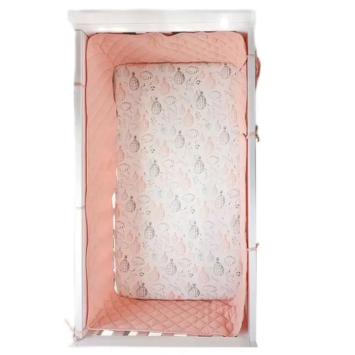 Pare-chocs berceau crêpe Plaid beige coton doux - Protection barres lit bébé pour un sommeil sécurisé
