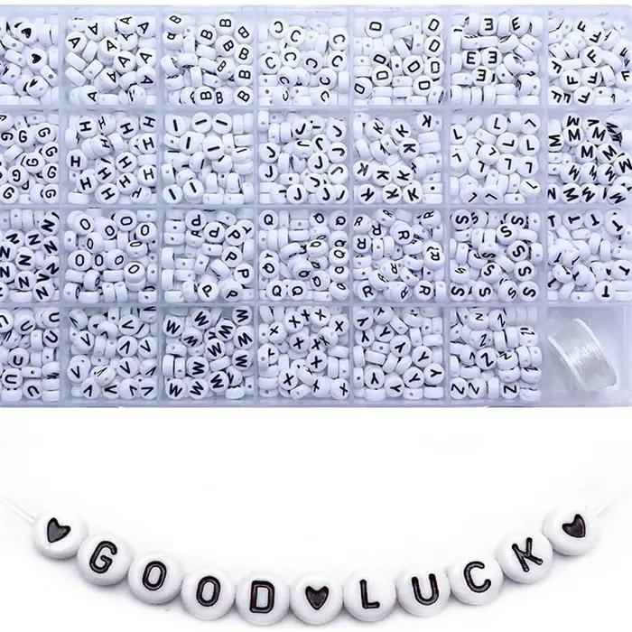 1400 pièces/boîte acrylique Alphabet anglais lettre perles ensemble Kits avec cordons extensibles po