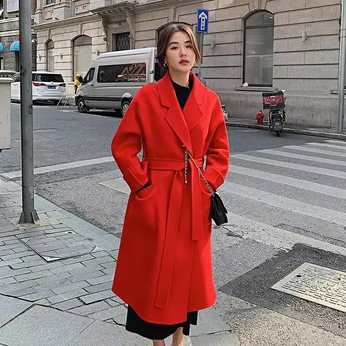 Manteau long en laine véritable 100% à col rabattu, à ceinture, à ouverture sur le devant, en tissu