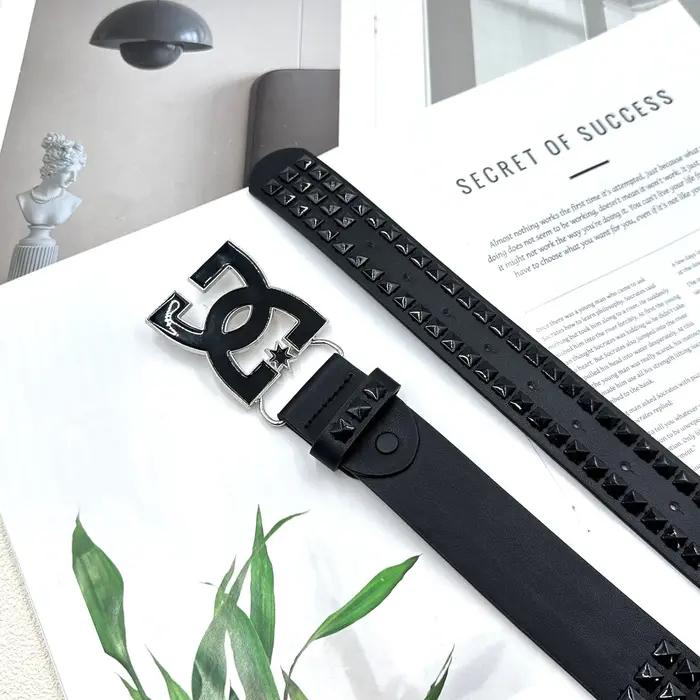 Ceinture de luxe style Y2K 2026 pour femmes et hommes – Design clouté, boucle métallique de haute qu