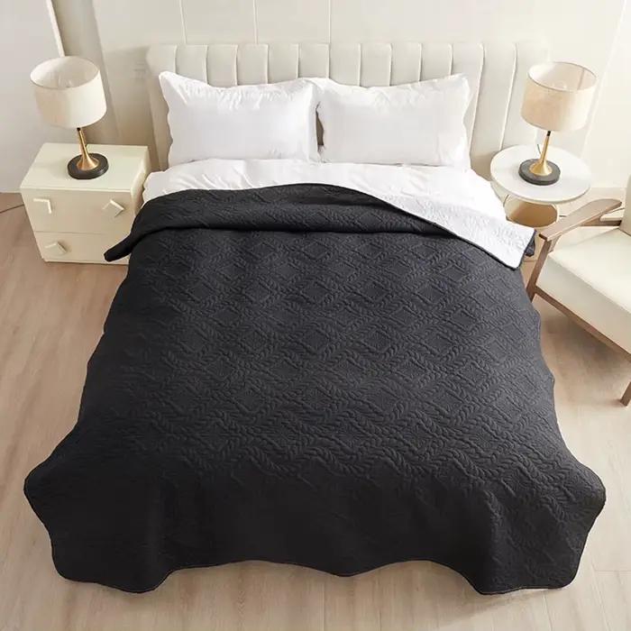 Housse de lit impermeable anti-salissures pour chiens chats protection canape lit antidrapante usage quotidien special occasions famille animaux de compagnie
