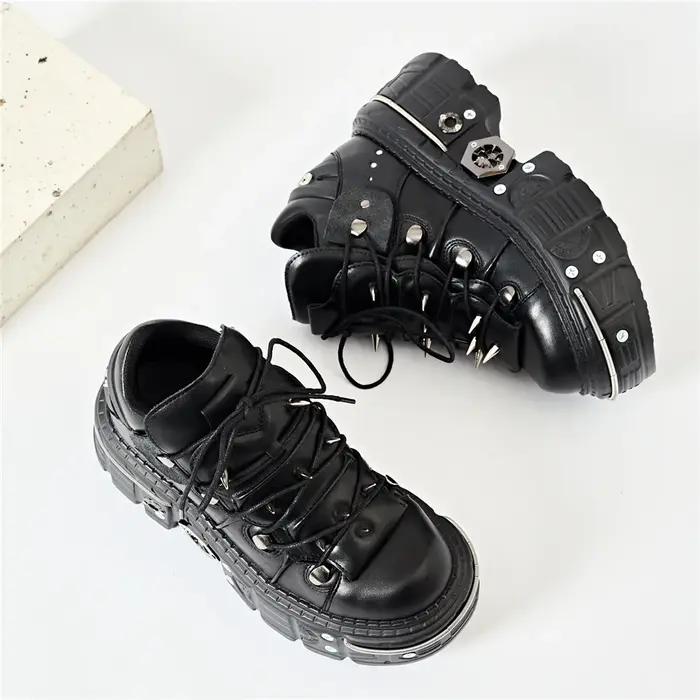 Punk femmes à lacets cheville Botas Mujer 2025 Rivet métal décoration bout rond fond épais bottes fe