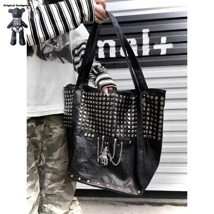 Original fait à la main en cuir souple rivets punk sacs crâne chaîne sous-culture polyvalent fourre-