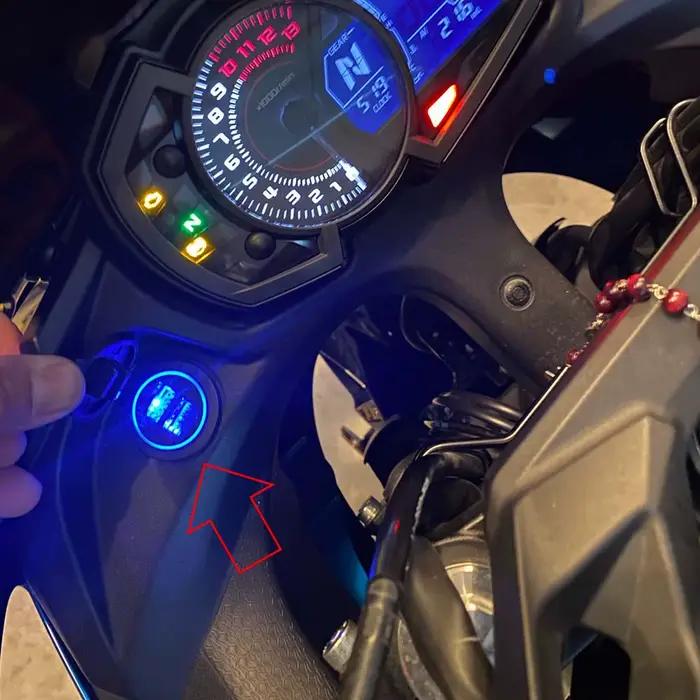 Caméra de moto téléphone portable USB chargeur rapide avec relais pour Kawasaki Ninja 400 650 Versys