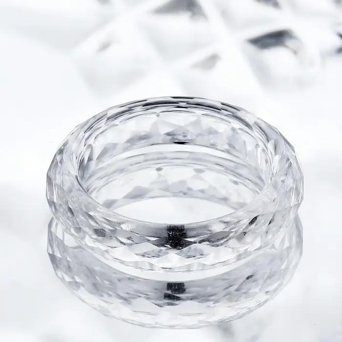 Eme jewe Bague en saphir blanc cultivé en laboratoire adaptée à un usage quotidien.