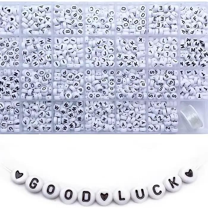 Ensemble de perles en acrylique avec lettres de l'alphabet anglais, kits avec cordons commandés pour