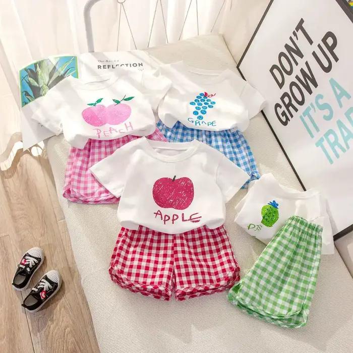 Ensemble 2 pièces pour enfants, haut à manches courtes et col rond + Short à carreaux, fruits, citro
