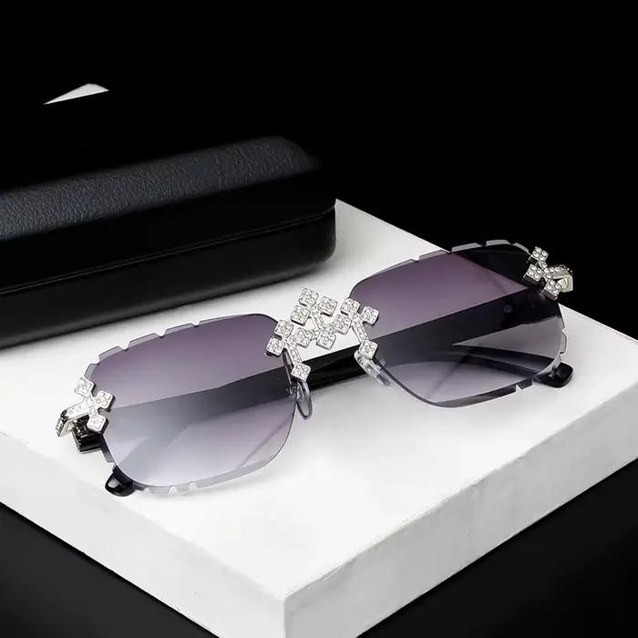 2025 mode carré sans monture lunettes de soleil pour femmes croix diamant métal cadre lunettes de lu