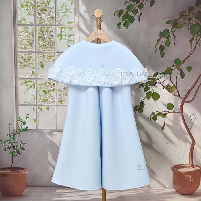 Robe de princesse bleu clair élégante pour filles 2026 avec cape et jupe à volants, idéale pour les