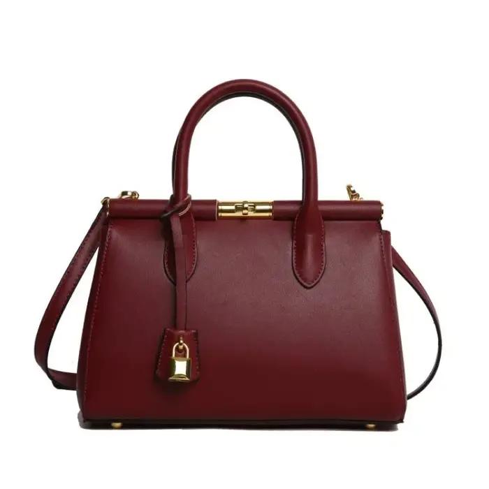 Sac à bandoulière élégant et spacieux pour femme – Collection Printemps 2026 – Sac à main à fermetur