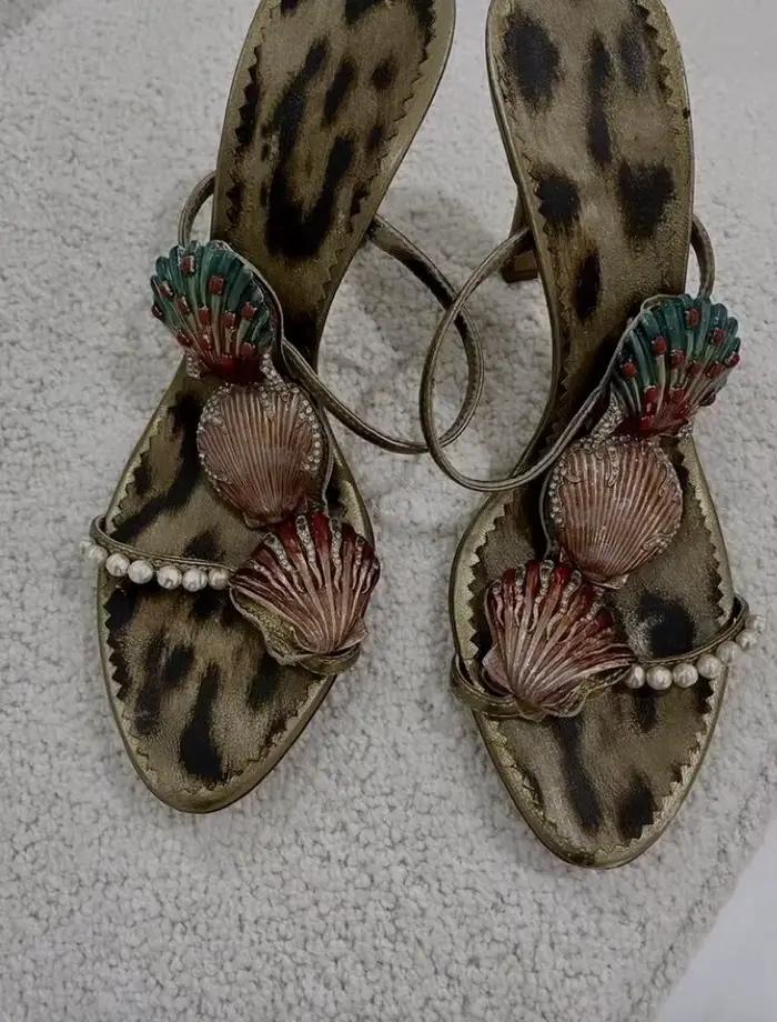 Nouvelles sandales femme printemps/été 2026 faites à la main, personnalisées, en coquillages, avec d