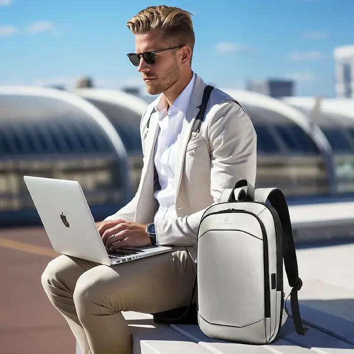 Heroic Knight sac à dos de voyage pour hommes étanche 17.3 "bagage à main sac à dos pour ordinateur
